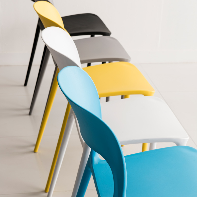 Moderne Hoge Kwaliteit Kleurrijke Pp Seat Plastic Stoel Hoge Rug Rustieke Witte Outdoor Plastic Tuin Restaurant Stoelen