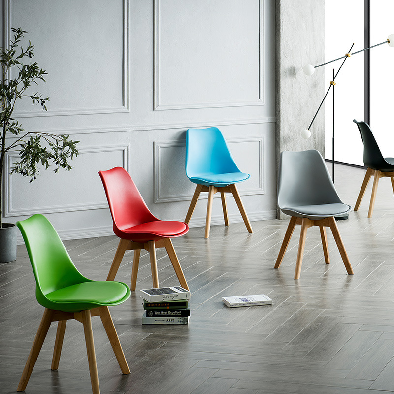 Groothandel Modern Plastic Dining Chair Bistro Cafe Restaurant kleurrijke acrylstoel plastic stoel en een zacht kussen
